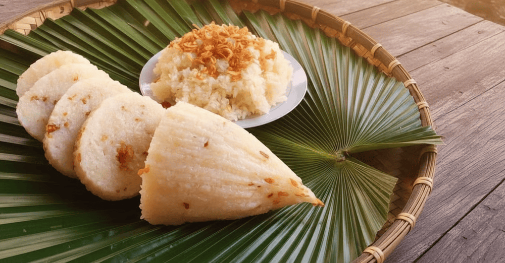 Cơm nắm l&aacute; cọ